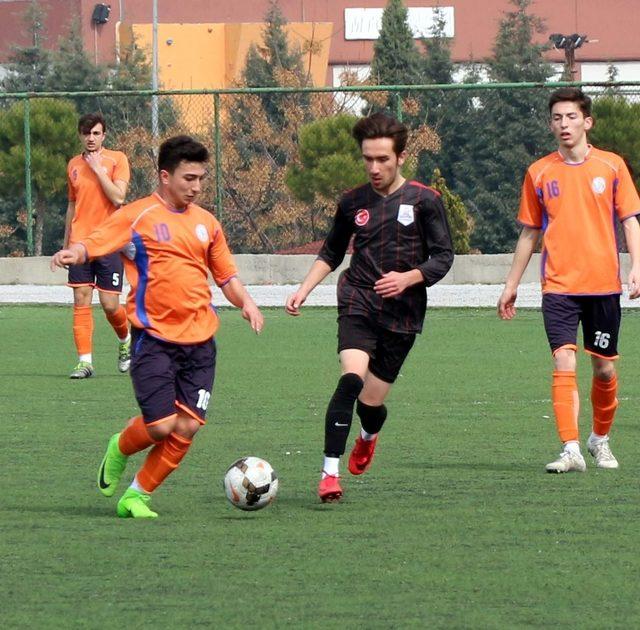 Okullar arası futbol grup müsabakaları Manisa’da başladı