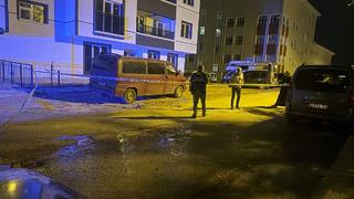 Ankara'da dehşet anları! Babasını sokak ortasında bıçakladı