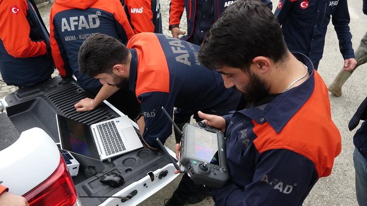 Trabzon'daki sel sonrası tablo gün ağarınca ortaya çıktı! Kayıp bir kişi aranıyor G2