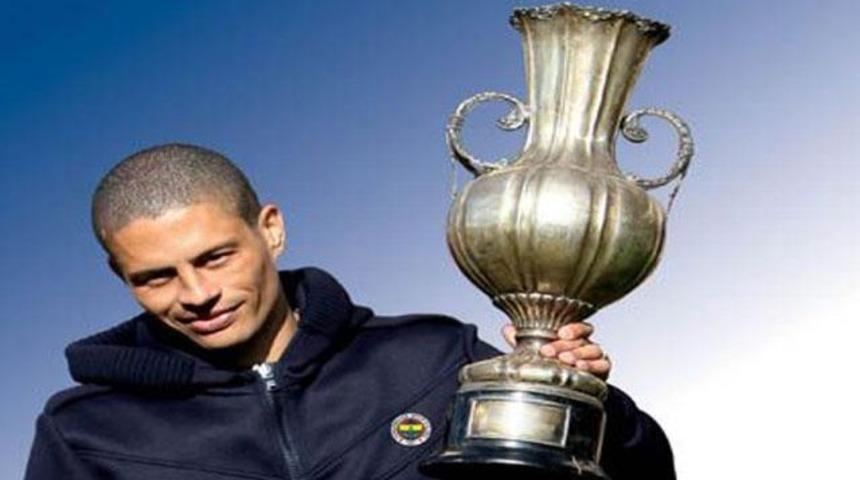 G&ouml;z&uuml;n&uuml; kupaya dikti