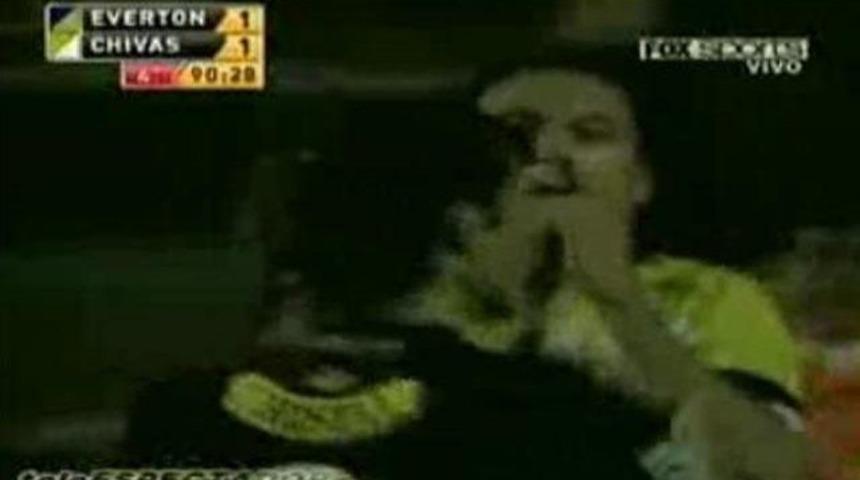 Sahada iğren&ccedil; g&ouml;r&uuml;nt&uuml;! (VİDEO)