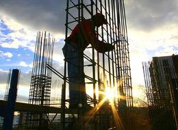 İnşaatta yeni dönem! Yapı ustalarına bakanlık takibi geliyor