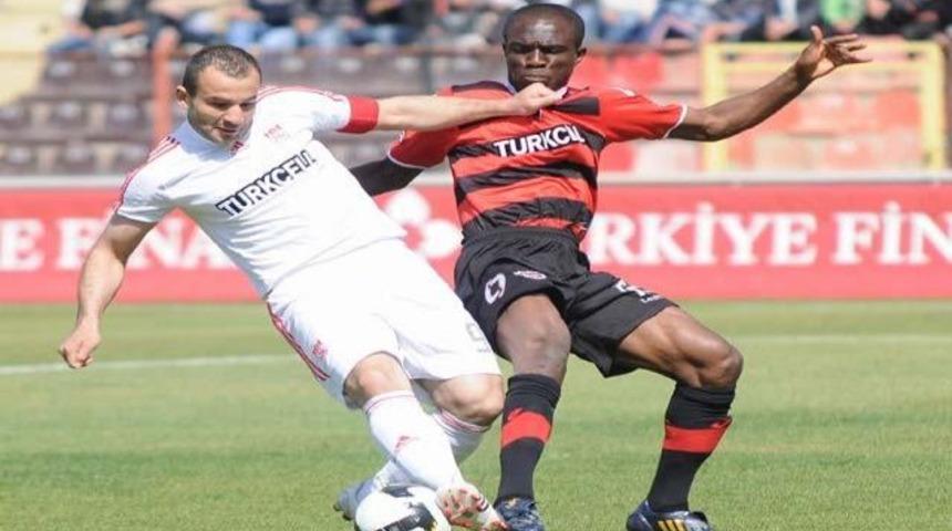 Liderin ayağı kaydı! 2-1