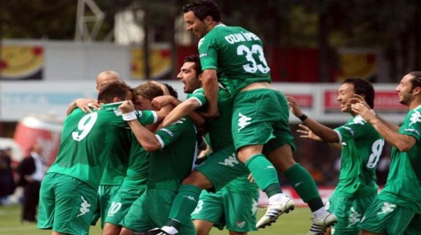 Timsah y&uuml;r&uuml;y&uuml;ş&uuml;: 2-3