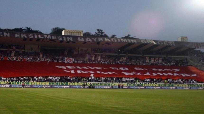 İn&ouml;n&uuml;'de anlamlı pankart