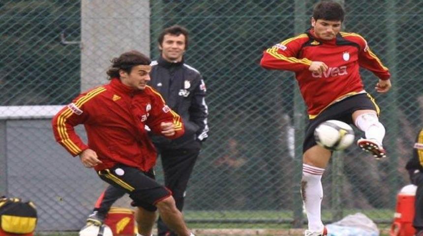 Servet ve Ayhan salonda &ccedil;alıştı