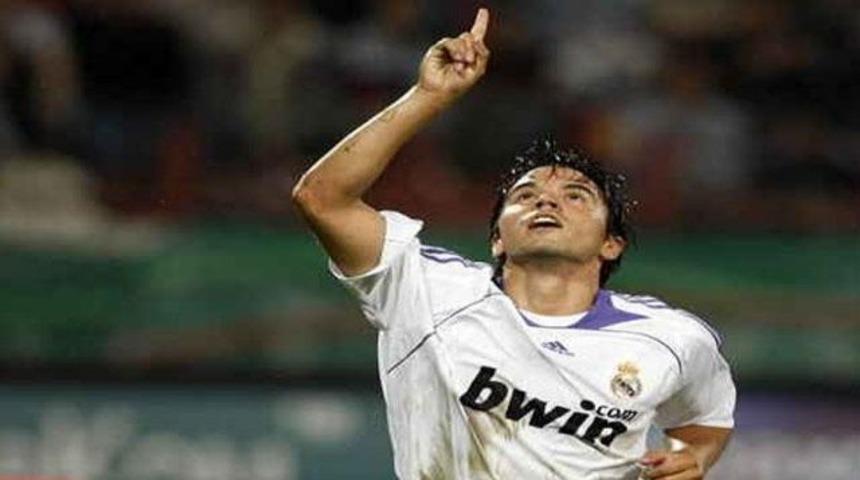 G.Saray, Real'li golc&uuml;yle ilgileniyor