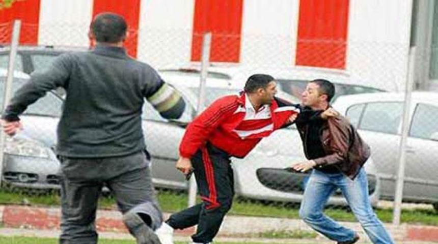 Antreman sahasında taraftar ter&ouml;r&uuml;