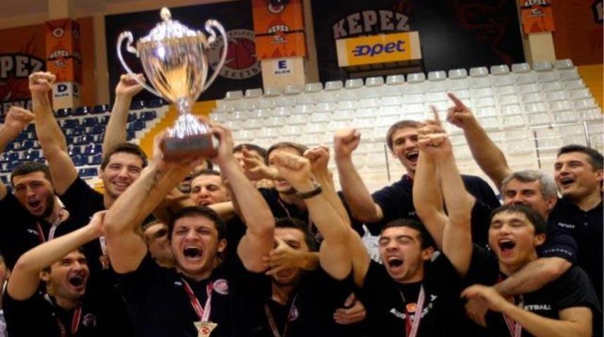 Şampiyon Tofaş: 71-56