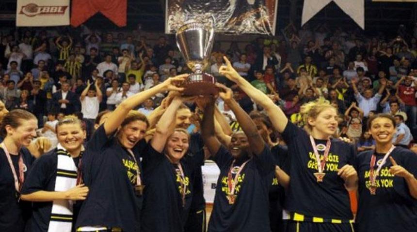 Fenerbah&ccedil;e &uuml;st&uuml;ste 4.kez şampiyon