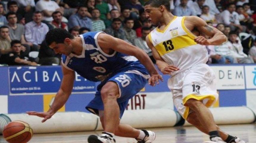 Fitch'in 42 sayısı Kepez'i ligde tuttu