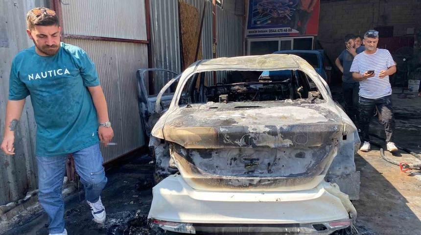Tamir atölyesindeki otomobilde çıkan yangında iş yeri ve 2 araç zarar gördü
