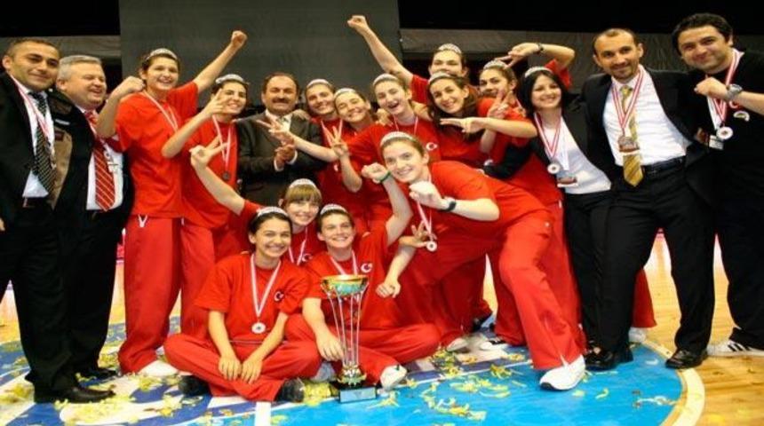 F.Bah&ccedil;e bayanlarda d&uuml;nya ikincisi!