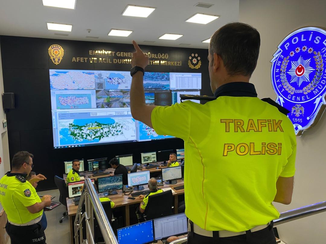 OTOBUSLERDE-3-BIN-POLIS-GIZLI-YOLCU-OL_750660_221539
