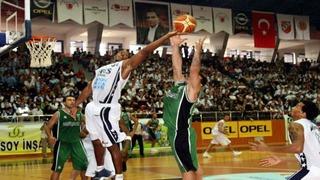 Efes Pilsen yarı finalde