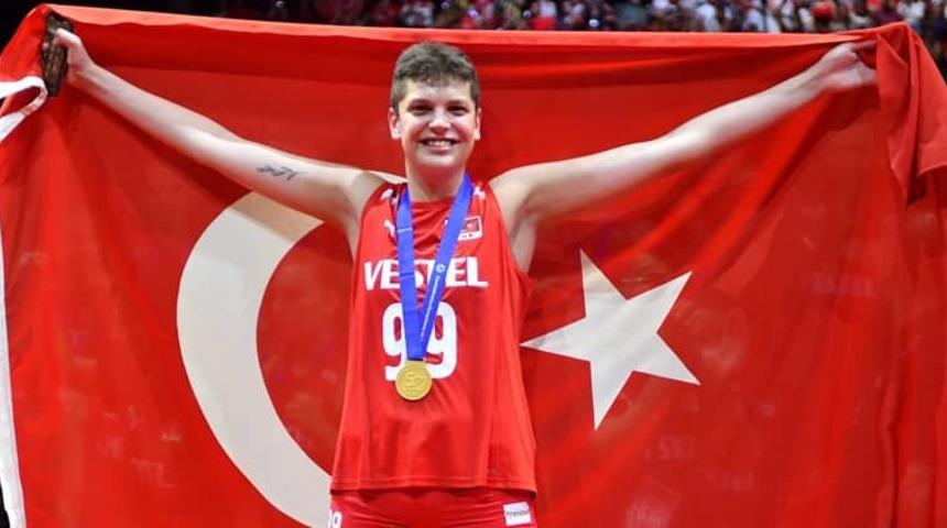 Eczacıbaşı, Milli voleyblcu Ebrar Karakurt'u kadrosuna kattı