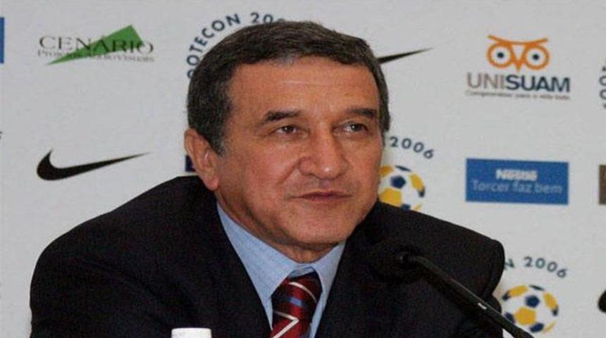 Parreira, Roberto Carlos'u istiyor