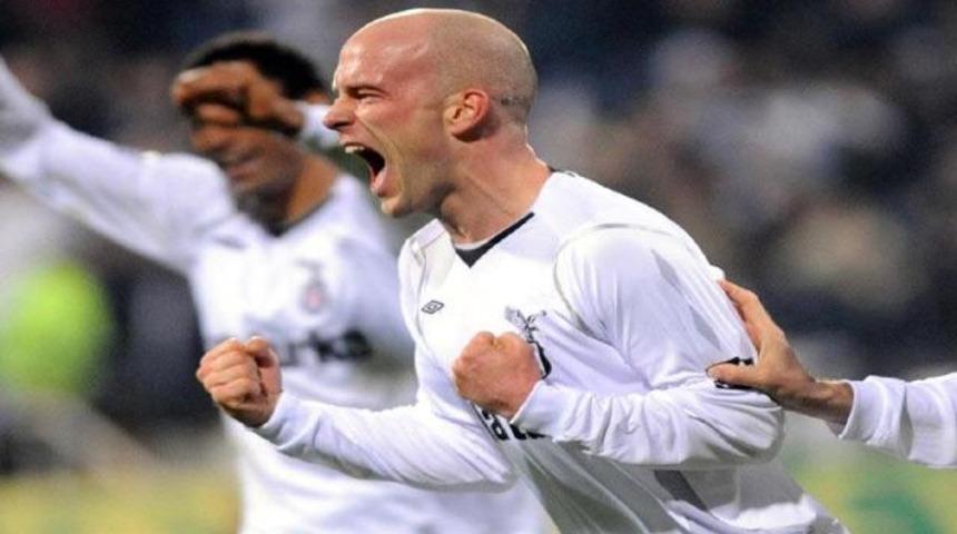 Ersnt'ten taraftarına &ouml;vg&uuml;