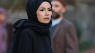 Kızıl Goncalar final yapar yapmaz teklif üstüne teklif aldı! Özgü Namal yeni dizisiyle anlaştı