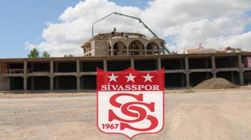 G&ouml;n&uuml;llerin Şampiyonu Camisi (VİDEO)