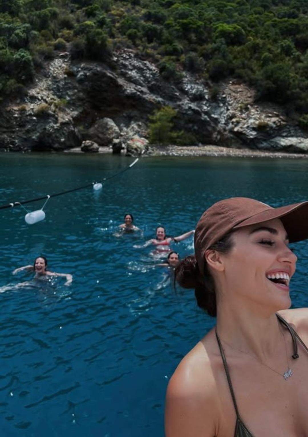HANDE 4 HANDE 4
