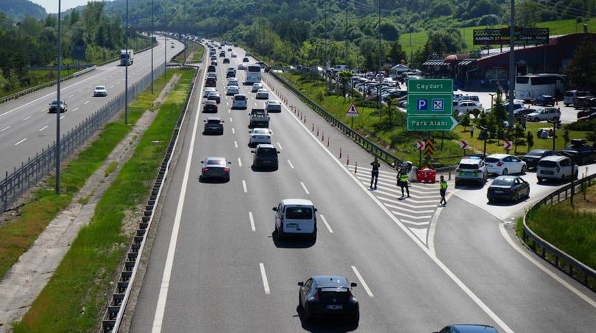 TEM Otoyolu'nda bayram yoğunluğu