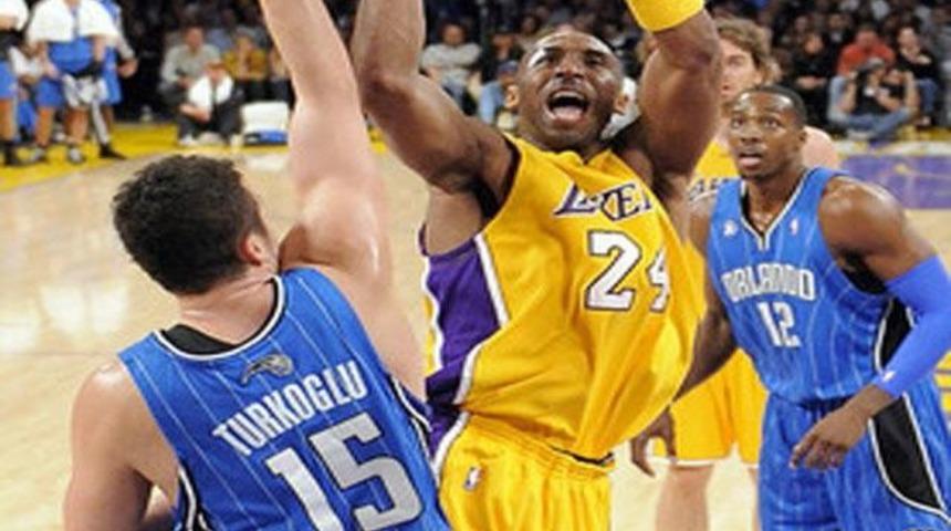 Kobe Hido'yu &ouml;vd&uuml;!