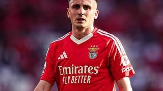 Milli futbolcu Kerem Aktürkoğlu'nun düğününden yeni kareler! Beğeni butonu çöktü 