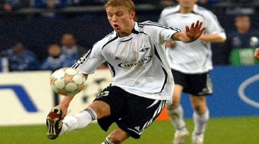 Ma&ccedil; i&ccedil;inde kustu! (VİDEO)