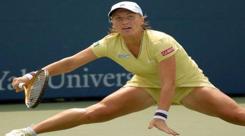 Bayanlarda şampiyon Kuznetsova