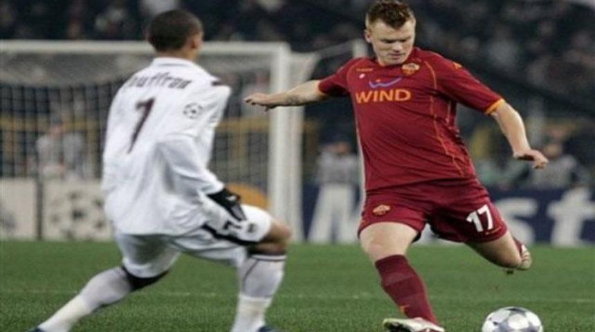 Carlos'un yerine Riise (VİDEO)