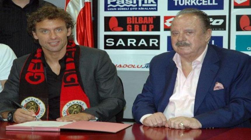 Thomass Doll imzaladı!