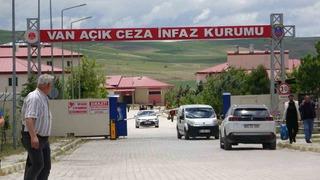 İnfaz yasası sonrası Van’daki cezaevlerinden tahliye oldular