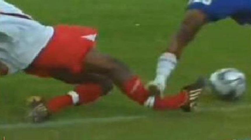 Futbolcunun en k&ouml;t&uuml; anı!