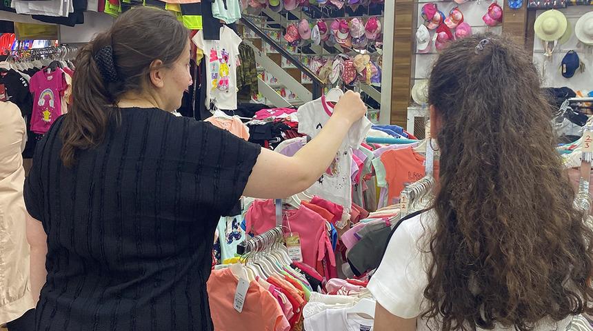 Sivas'ta Yetim, öksüz ve yoksul çocuklar bayramlık sevinci  