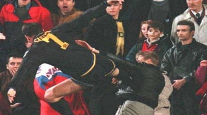 Tekme yiyen adama ne oldu? (VİDEO)