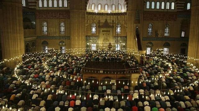 Kurban Bayramı yarın başlıyor! İşte il il bayram namazı saatleri