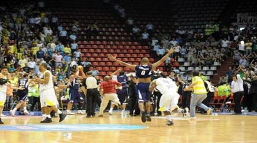 Bunun adı rezalet! (VİDEO)