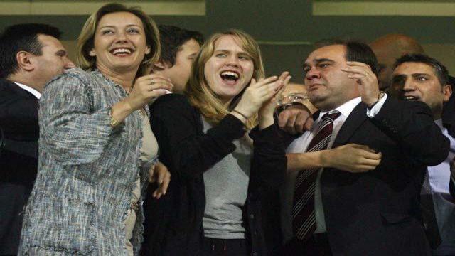 Demirören bombaladı!