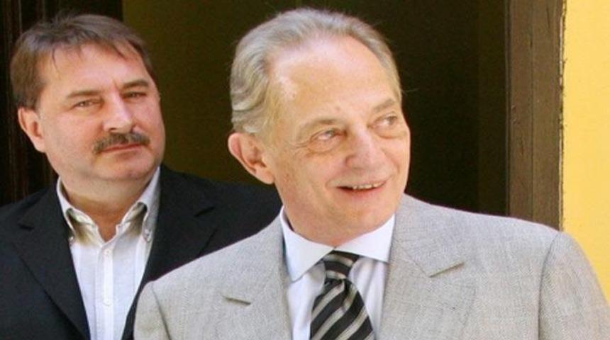 S&uuml;ren'den Yıldırım'a taş