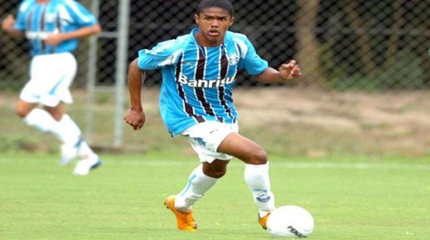 Yeni Ronaldinho! (VİDEO)