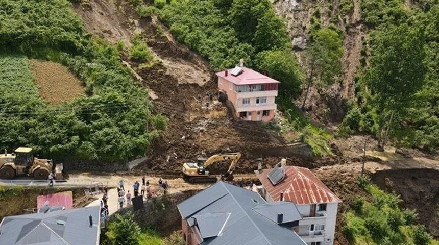 Trabzon’da heyelan: 5 ev tehlike altında