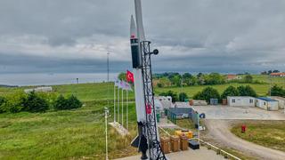 DeltaV iki kademeli hibrit roket 200+ km irtifaya ulaşarak rekor kırdı