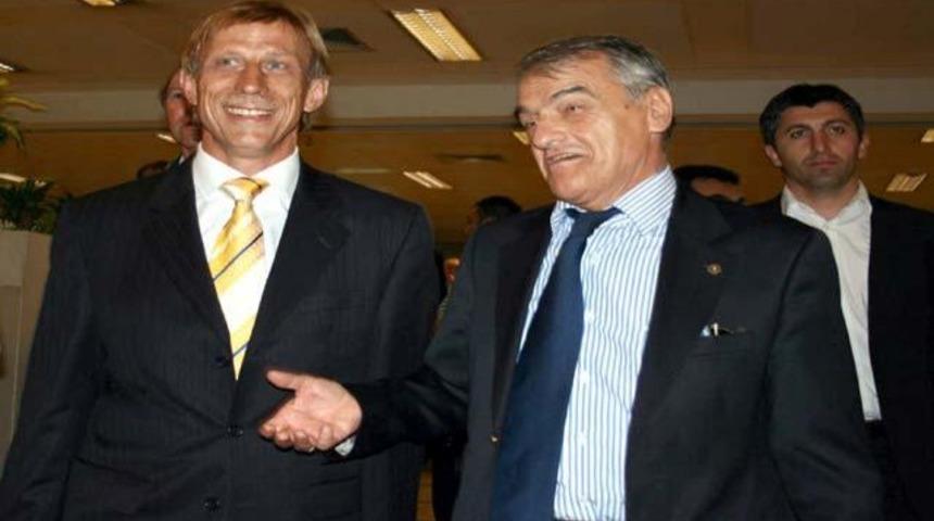 F.Bah&ccedil;e'nin şifreleri &ccedil;alındı!