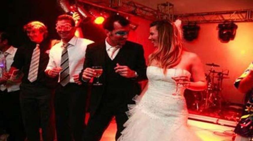 Edu da evliler kervanına katıldı!