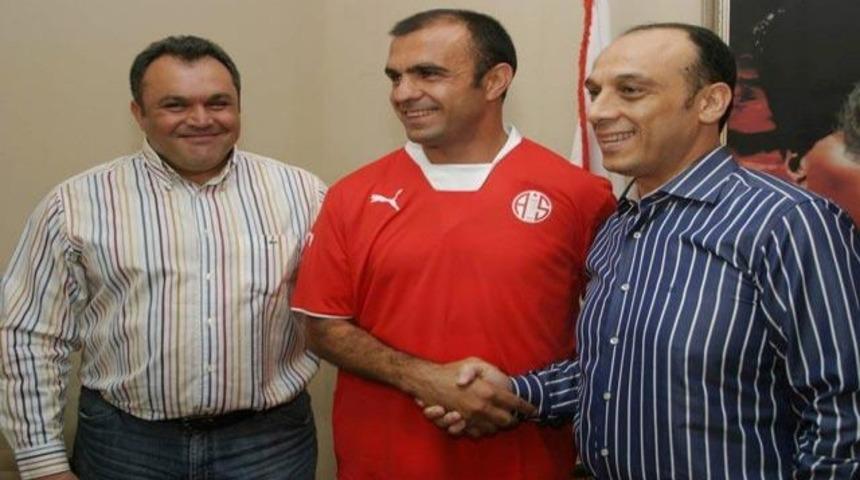 Veysel'i Antalya kaptı!