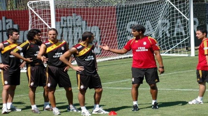 Rijkaard 2 oyuncu istiyor!