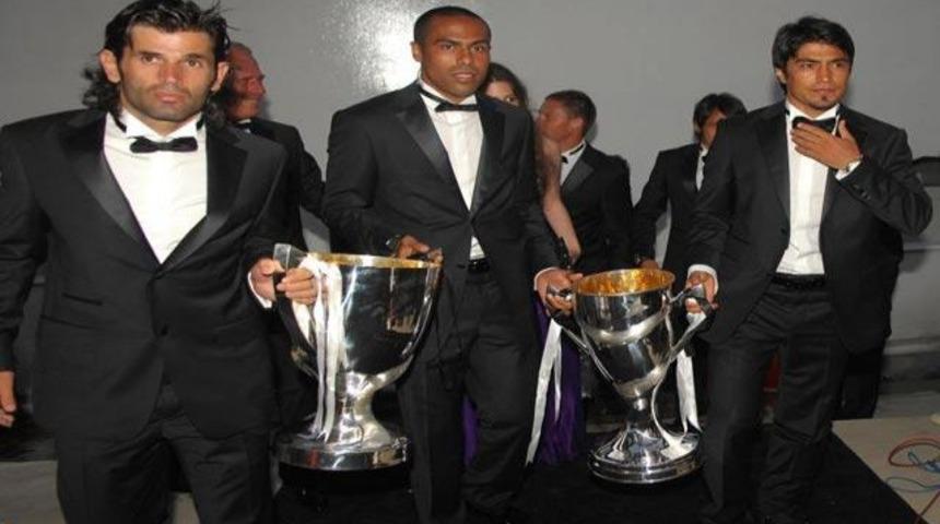 Dolmabah&ccedil;e'de m&uuml;thiş gece! (VİDEO)