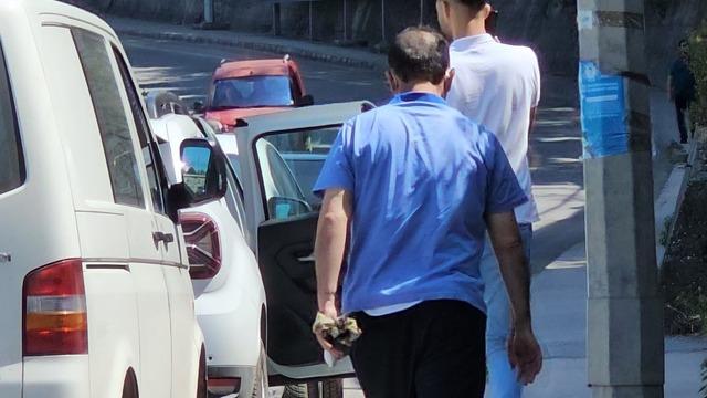 Kurban kesimi sırasında yaralanan 2 kişi hastanelik oldu