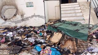 Evinin önündeki tekstil ürünleri tezgahı küle döndü